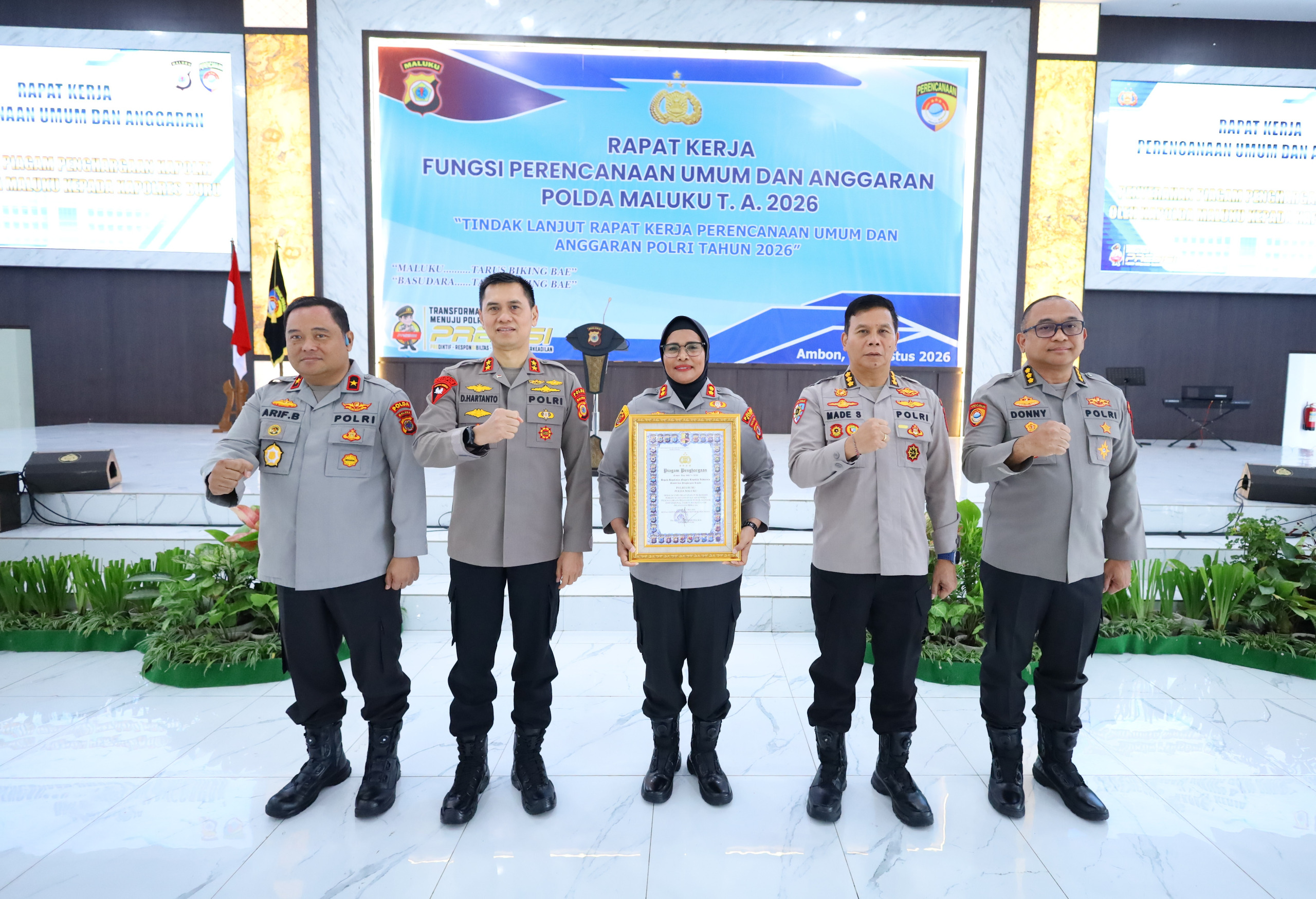 Polres Buru Raih Penghargaan Pelayanan Prima, Bukti Komitmen Hadirkan Pelayanan Publik Berkualitas